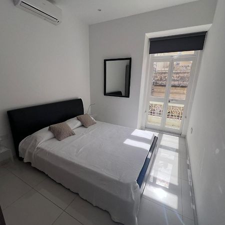 Sunny One Bedroom Apartment In Old Bakery Street Valletta Exteriör bild